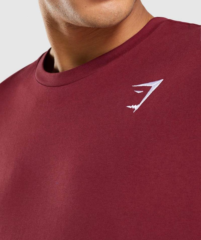 Gymshark Crest T-Shirts Férfi Bordó Piros  Hungary |  TWQDR-1425